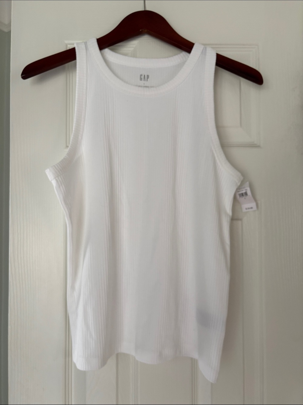 GAP White Ribbed Tank Top - Crewneck Style